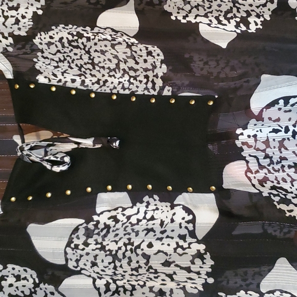 Women's Top - Picture 3 of 3